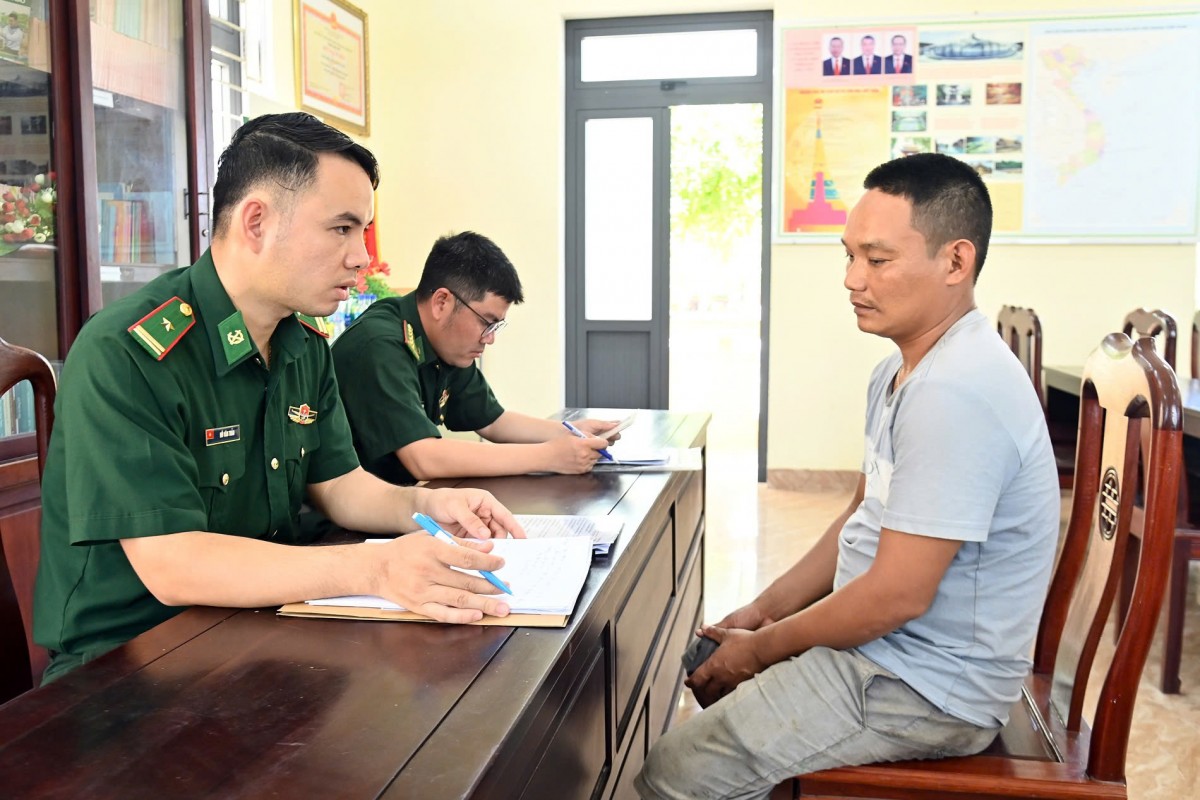 Tp. Huế: Bộ đội Biên phòng phát hiện hai tàu cá khai thác thủy sản sai vùng quy định