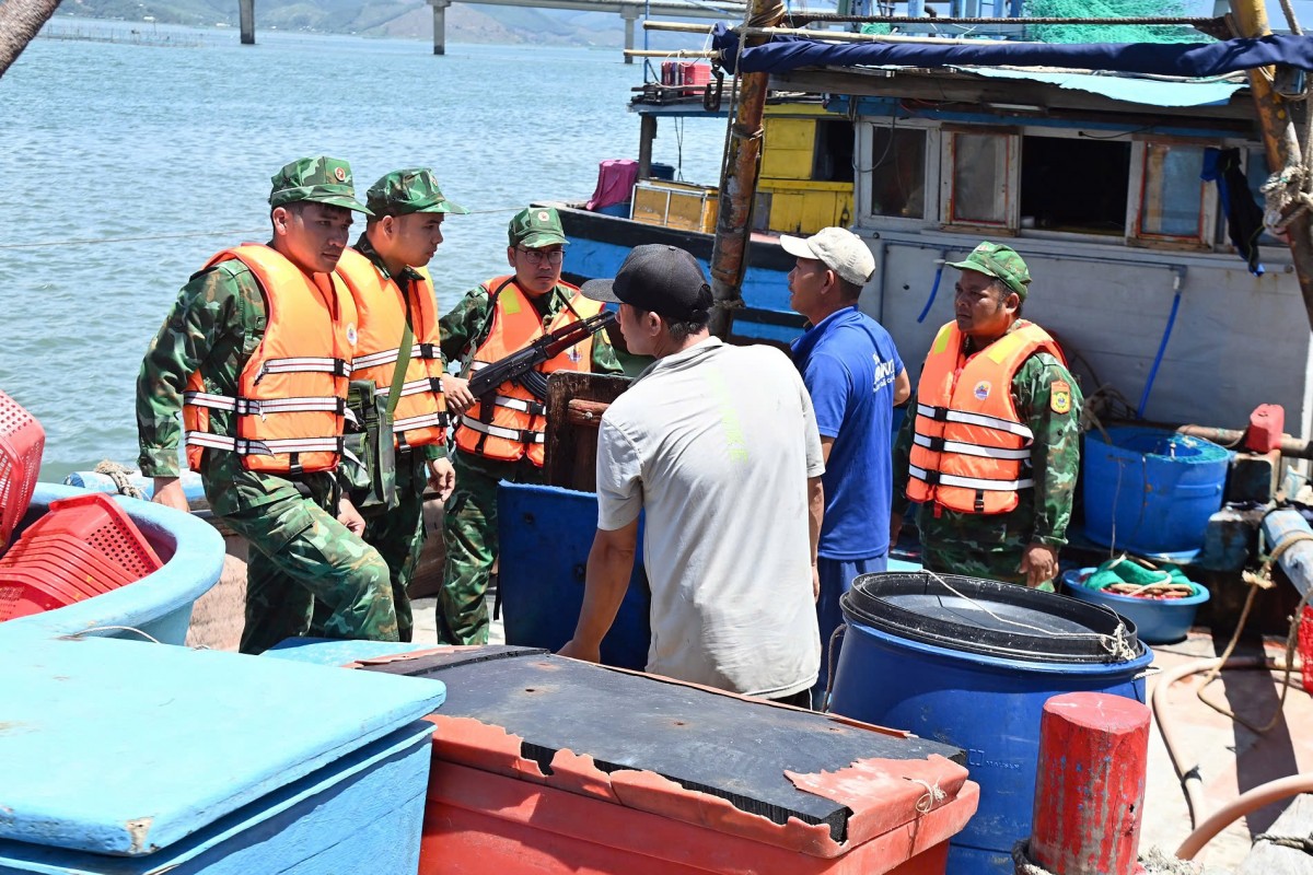 Tp. Huế: Bộ đội Biên phòng phát hiện hai tàu cá khai thác thủy sản sai vùng quy định