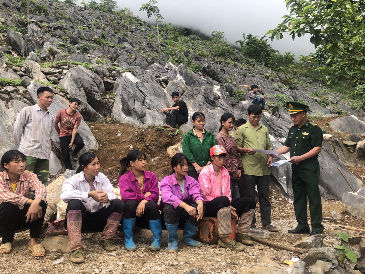 Đồng hành cùng nhân dân chuyển đổi số nơi biên cương
