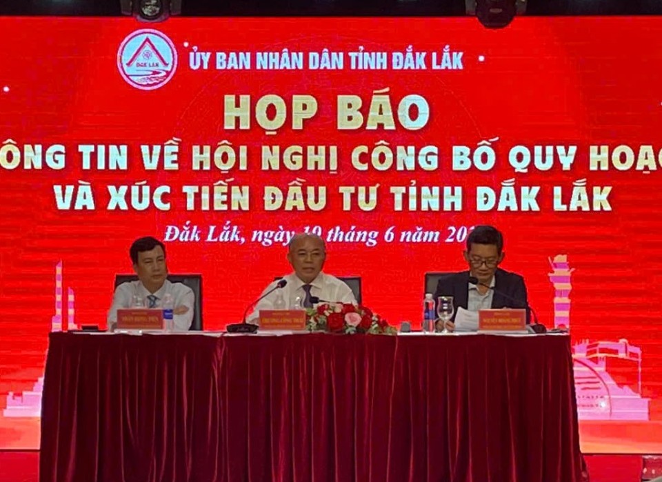 Họp báo thông tin về Hội nghị công bố Quy hoạch và Xúc tiến đầu tư tỉnh Đắk Lắk