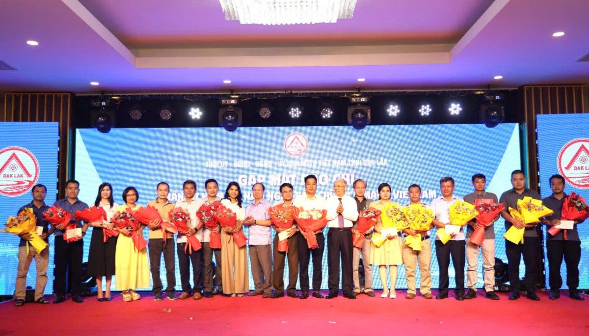 Họp báo thông tin về Hội nghị công bố Quy hoạch và Xúc tiến đầu tư tỉnh Đắk Lắk