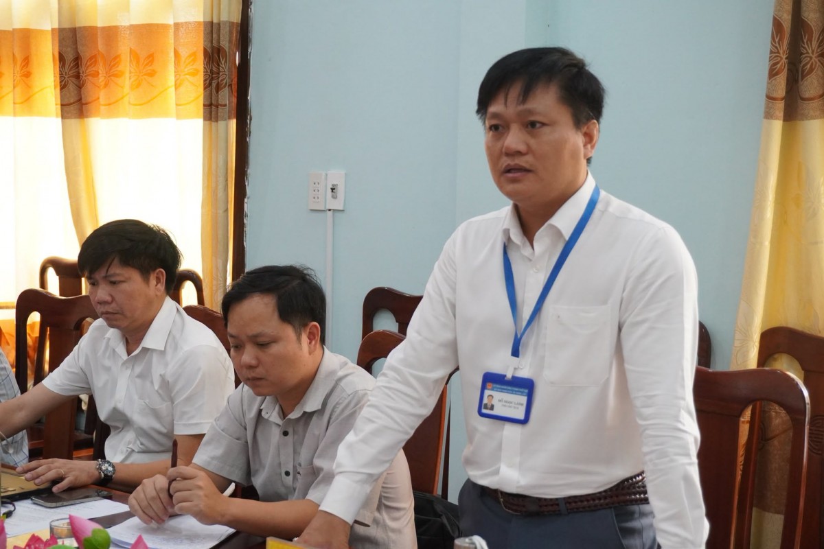 báo cáo và trao đổi