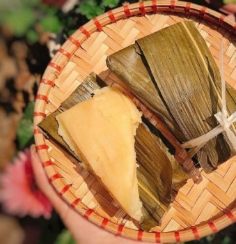 Theo mùa ngô non, thưởng thức món bánh quê nức tiếng Cao Bằng