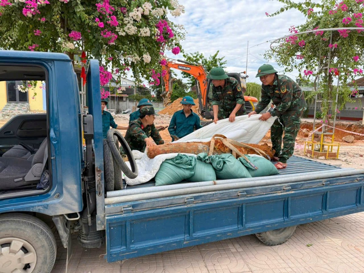 Nghệ An: Hủy nổ thành công quả bom nặng 250kg còn còn nguyên kíp nổ