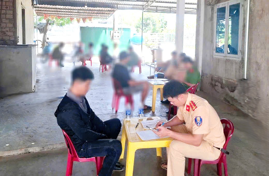 Phát hiện 3 tàu bơm hút cát trái phép trên sông Đồng Nai