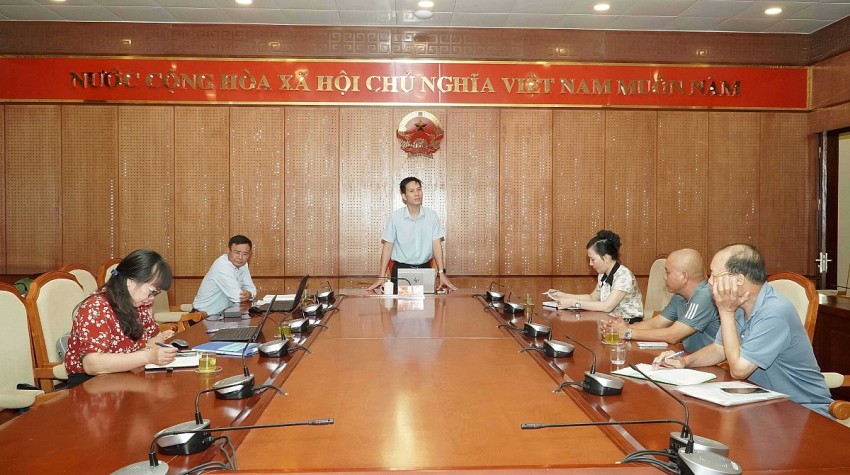 Ông Đào Hồng Phong, Phó Chủ tịch UBND phường, phát biểu kết luận  buổi làm việc. Ảnh:Quangninh.gov