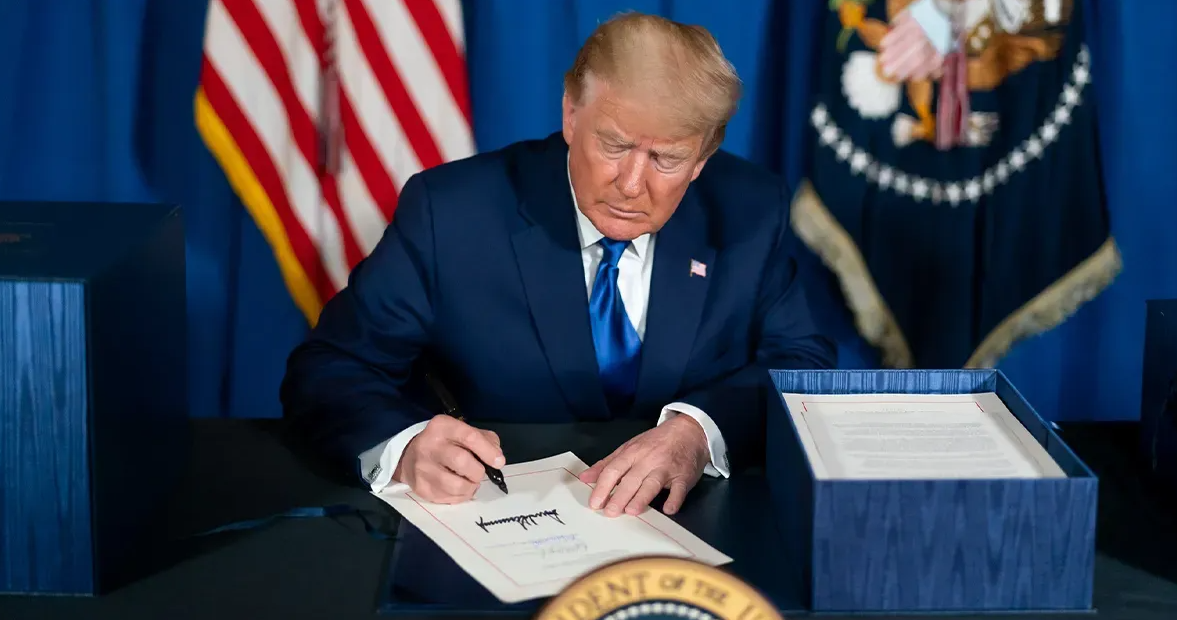 Tổng thống Trump ký sắc lệnh mở rộng chương trình nông nghiệp tái sinh