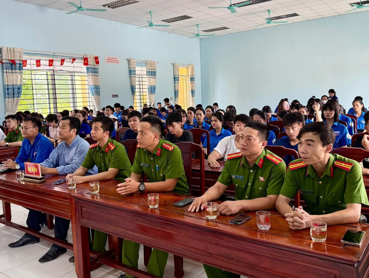 hình thức tuyên truyền