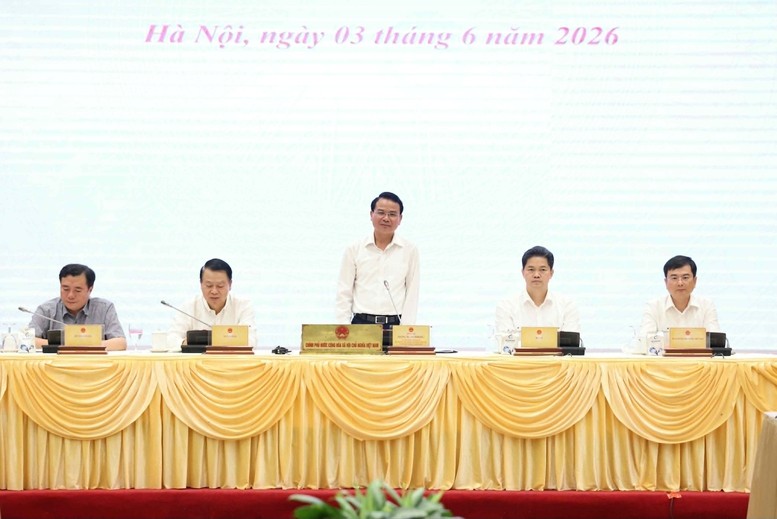 Bộ trưởng, Chủ nhiệm Văn phòng Chính phủ Đặng Xuân Phong, Người phát ngôn của Chính phủ, chủ trì họp báo thường kỳ tháng 5/2026. Ảnh: VGP