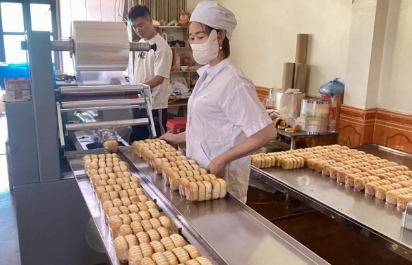 Người phụ nữ miền biên viễn viết câu chuyện làm giàu trên quê hương