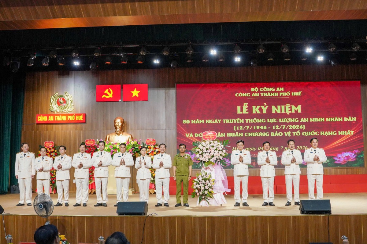 Lực lượng An ninh CATP Huế tiếp nối truyền thống vẻ vang 80 năm xây dựng, trưởng thành