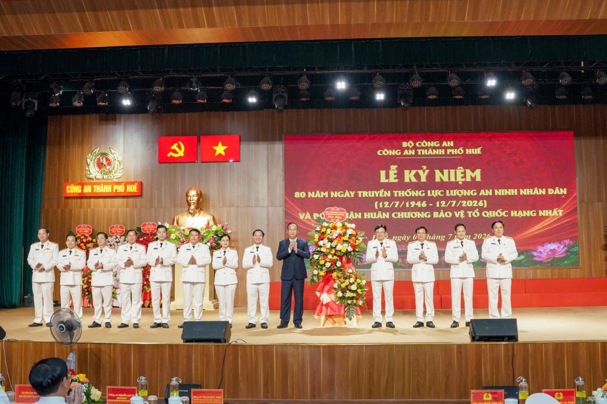 Lực lượng An ninh CATP Huế tiếp nối truyền thống vẻ vang 80 năm xây dựng, trưởng thành