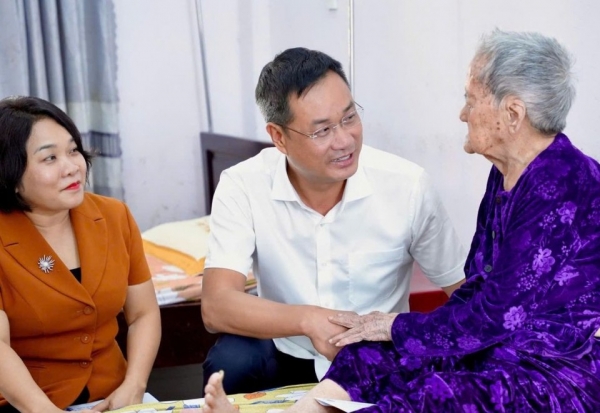 Bí thư Thành ủy Đà Nẵng thăm Trung tâm phụng dưỡng người có công cách mạng và Mẹ Việt Nam anh hùng