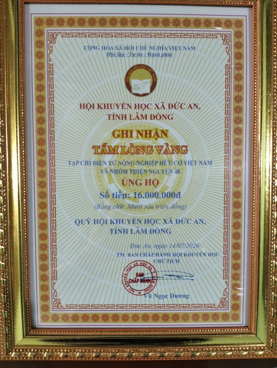Trao tặng 16 triệu đồng cho Quỹ Khuyến học xã Đức An