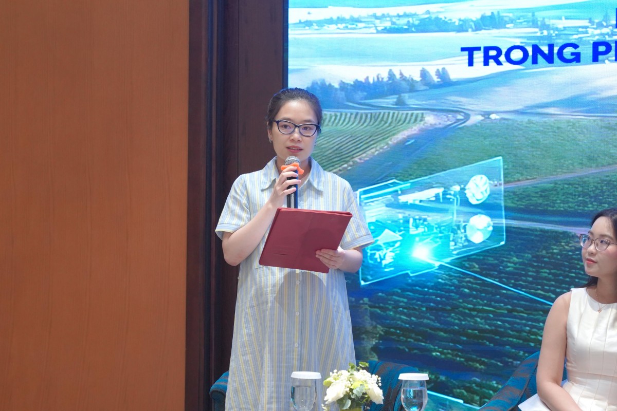 Bà Đặng Thị Bích Hường, Phó Chủ tịch kiêm Tổng Thư ký Hiệp hội Nông nghiệp Hữu cơ Việt Nam, cho rằng sản xuất phải bắt đầu từ nhu cầu thị trường, đồng thời bảo đảm chất lượng ổn định, truy xuất minh bạch và liên kết chặt chẽ.