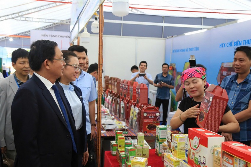 Lào Cai khẳng định quyết tâm xây dựng môi trường đầu tư minh bạch, trở thành cực tăng trưởng mới của vùng