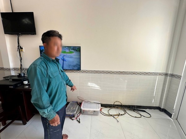 Cà Mau: Phát hiện người đàn ông dùng kích điện khai thác thủy sản trái phép