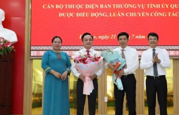 Đảng ủy phường Ea Kao gặp mặt cán bộ thuộc diện Ban Thường vụ Tỉnh ủy điều động công tác