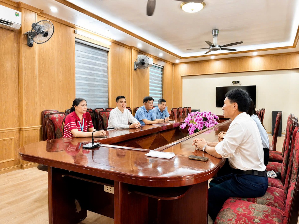 Trao tặng “vé tri ân đặc biệt” cho người có công với cách mạng