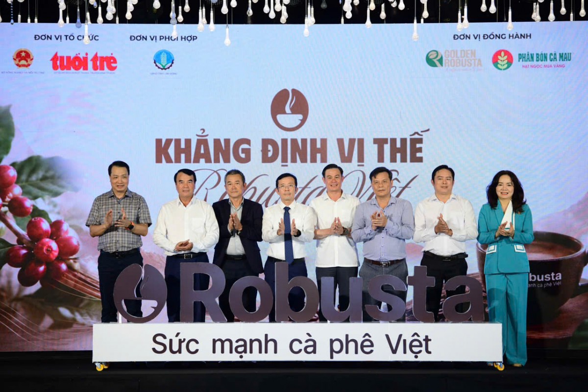 Phân Bón Cà Mau nâng tầm giá trị mới cho cà phê Robusta Việt