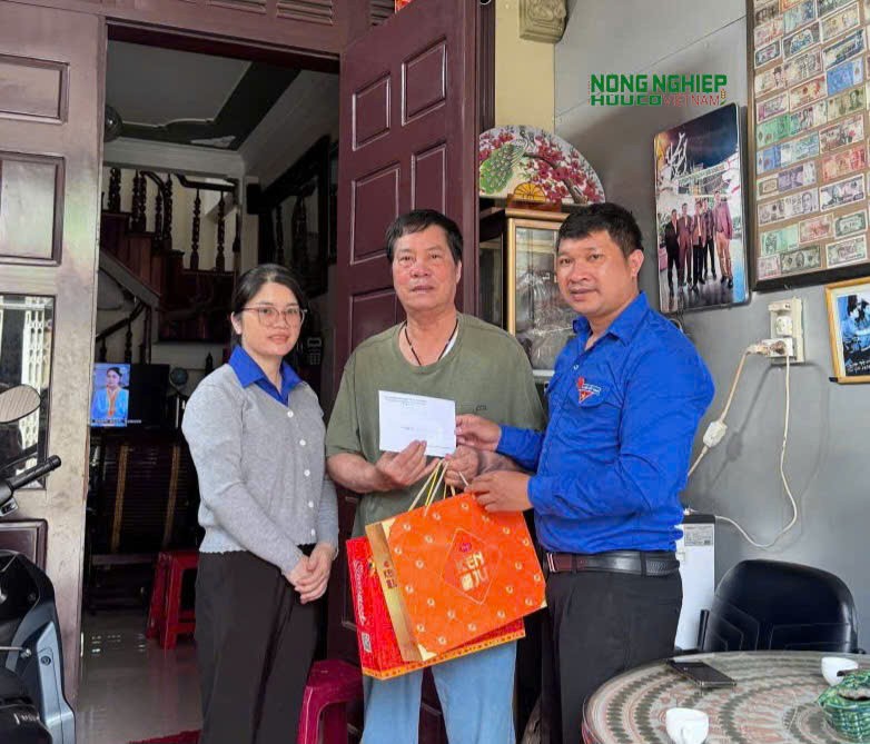 Chánh án TAND tỉnh Lâm Đồng thăm, tặng quà tri ân Mẹ Việt Nam Anh hùng nhân dịp 27/7