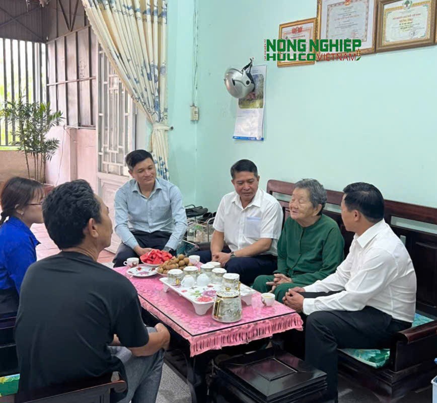 Chánh án TAND tỉnh Lâm Đồng thăm, tặng quà tri ân Mẹ Việt Nam Anh hùng nhân dịp 27/7