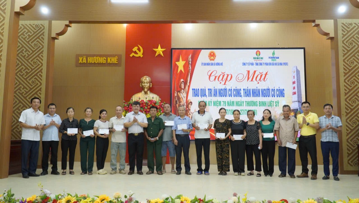 Phân bón Cà Mau trao tặng 600 triệu đồng tri ân gia đình chính sách nhân kỷ niệm 79 năm Ngày Thương binh - Liệt sĩ
