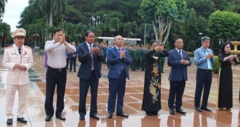 Lãnh đạo tỉnh Đắk Lắk dâng hương, viếng Nghĩa trang Liệt sĩ nhân kỷ niệm 79 năm Ngày 27/7