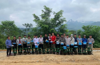 Ánh sáng về với vùng cao Làng Mảnh: Trao tặng 20 máy tua-bin điện nước cho đồng bào H