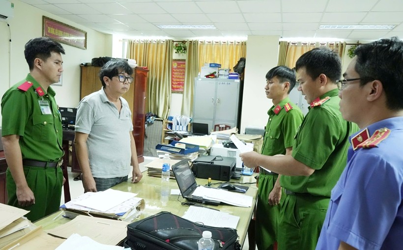 Cần Thơ triệt phá đường dây buôn lậu gần 830.000 lít dầu DO từ Malaysia