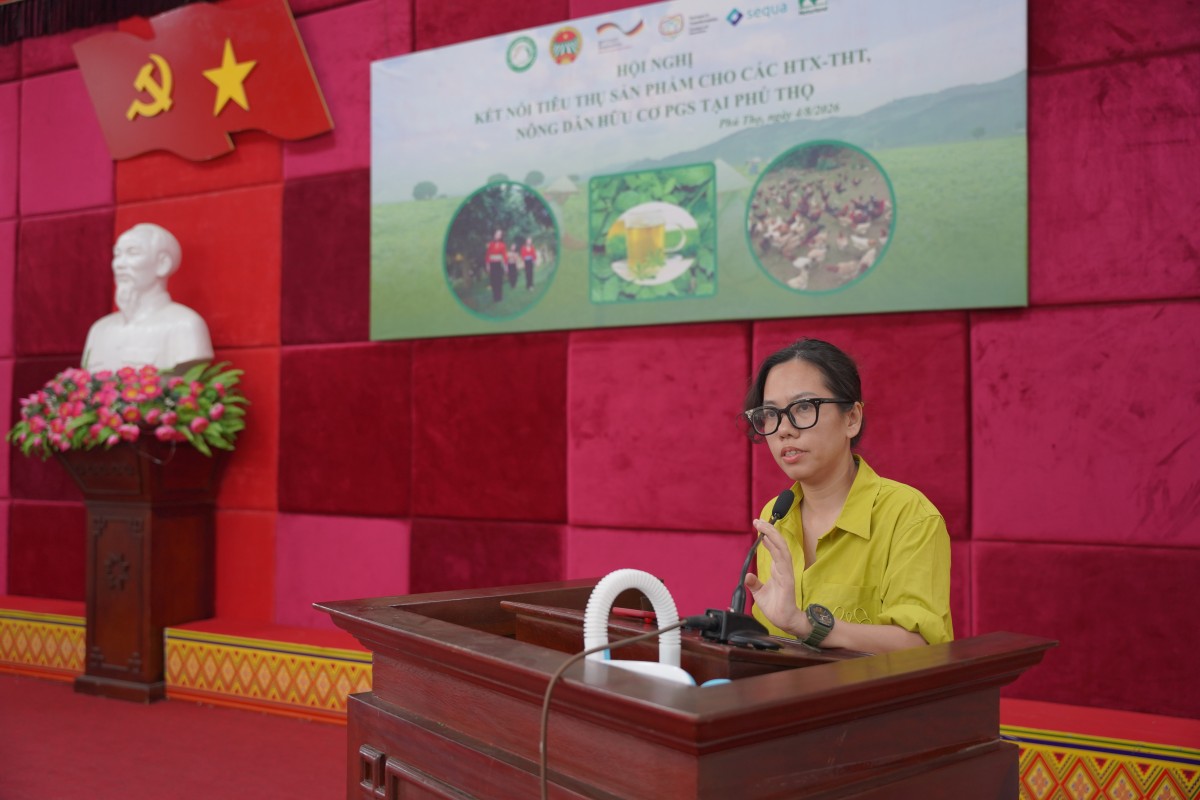 Bà Kiều Thị Ái Linh, đại diện Trang trại Essence Forest, nhận định Tân Lạc có thể kết nối hệ sinh thái rừng, cây bản địa, đa dạng sinh học và văn hóa Mường để gia tăng giá trị sản phẩm.