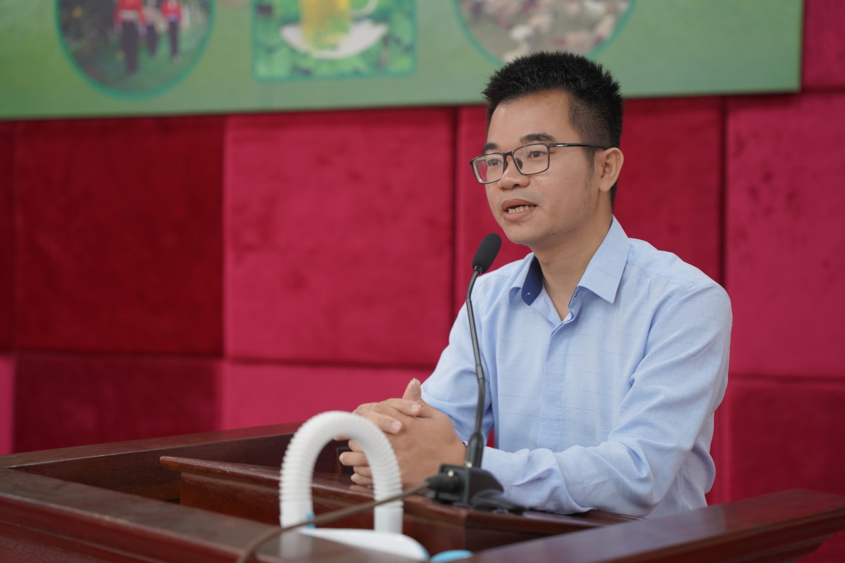 Ông Hà Mạnh Cường, Giám đốc Kinh doanh Công ty Trách nhiệm hữu hạn Đức Kiên, chia sẻ đề xuất xây dựng chuỗi gà bản địa gắn với kiểm soát con giống, quy trình chăn nuôi và dịch bệnh.
