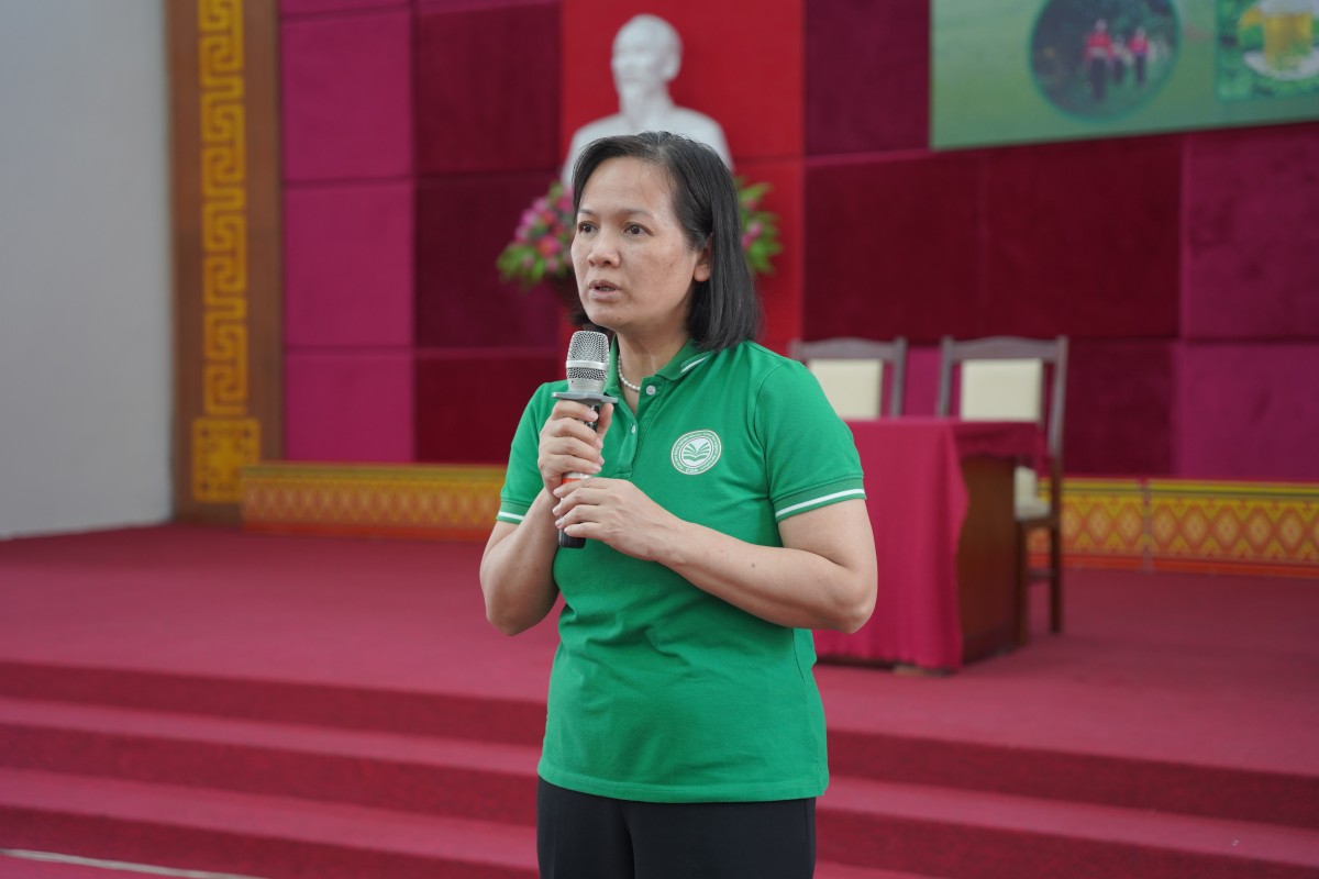 TS. Trần Thị Thanh Bình, Giám đốc Trung tâm Nông nghiệp Hữu cơ, đề xuất tập huấn cho nông dân, nâng cao năng lực Ban điều phối PGS Tân Lạc và tổ chức đào tạo chuyên sâu về chế biến.
