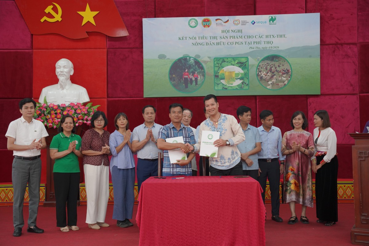 Kết nối doanh nghiệp, củng cố nền tảng sản xuất hữu cơ tại Tân Lạc