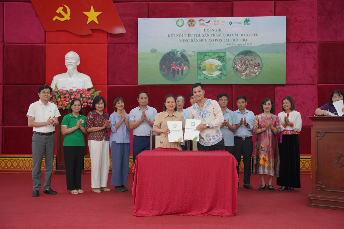 Kết nối doanh nghiệp, củng cố nền tảng sản xuất hữu cơ tại Tân Lạc