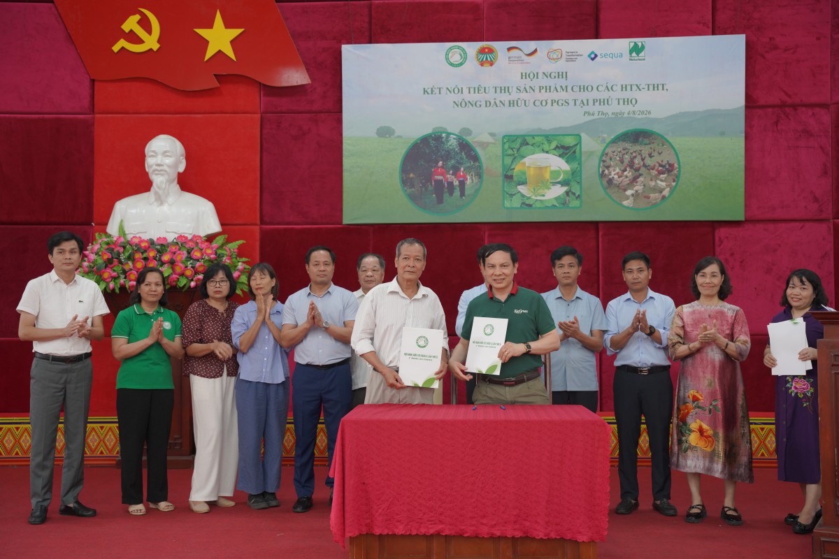 Kết nối doanh nghiệp, củng cố nền tảng sản xuất hữu cơ tại Tân Lạc