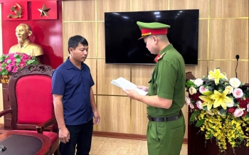 Quảng Ninh: Khởi tố người tập kết hơn 163 tấn chất thải trên đất trồng lúa