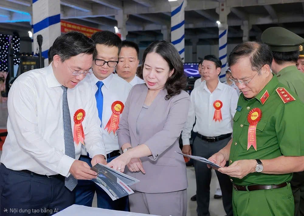 Phó Chủ tịch nước Võ Thị Ánh Xuân dự Ngày hội toàn dân bảo vệ an ninh Tổ quốc tại Phú Thọ