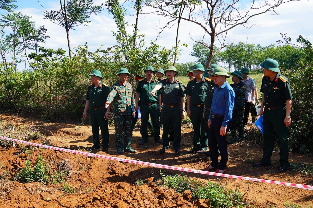 Quảng Trị: Kiểm tra thực địa khu vực tìm kiếm hài cốt liệt sĩ tại xã Cồn Tiên