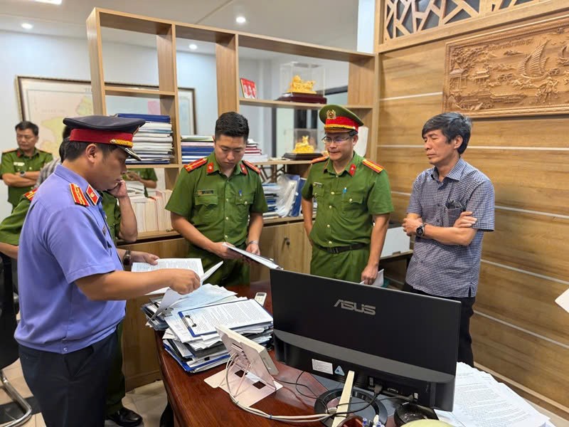 khám xét khẩn cấp