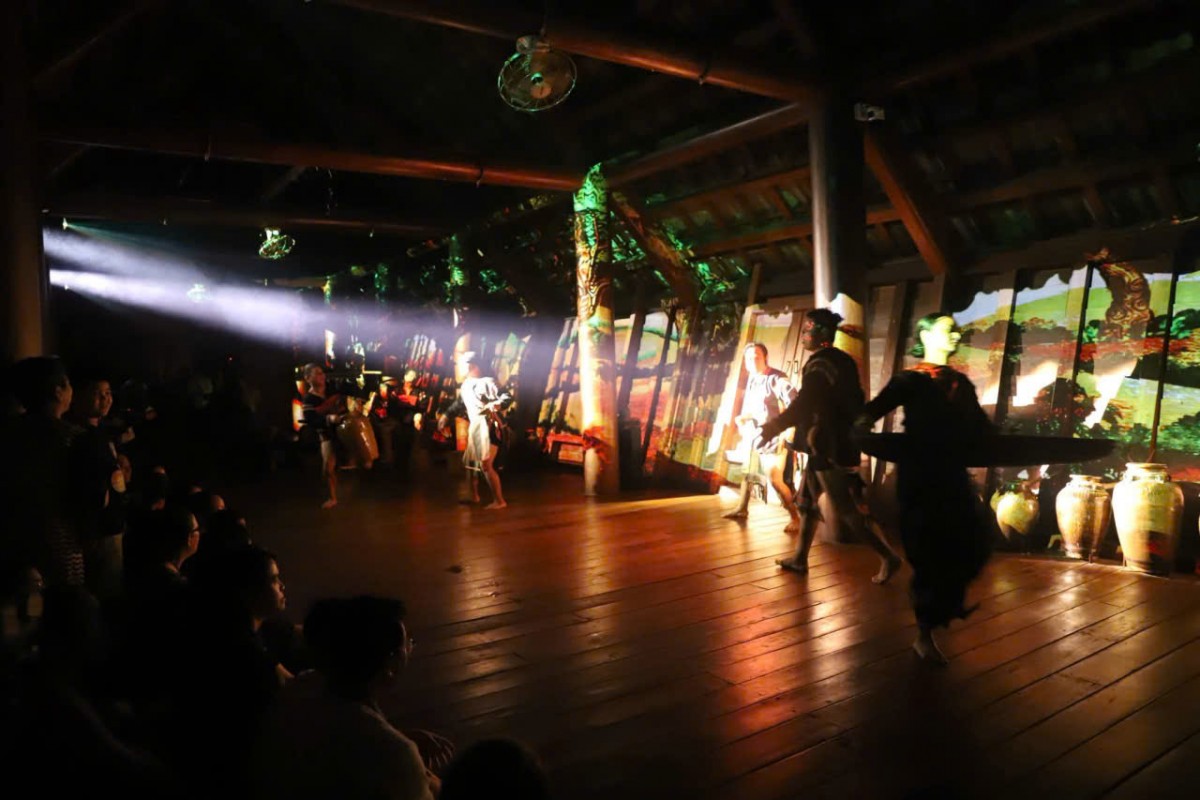 “Nhà dài show” đưa du khách bước vào không gian văn hóa truyền thống của đồng bào Ê Đê