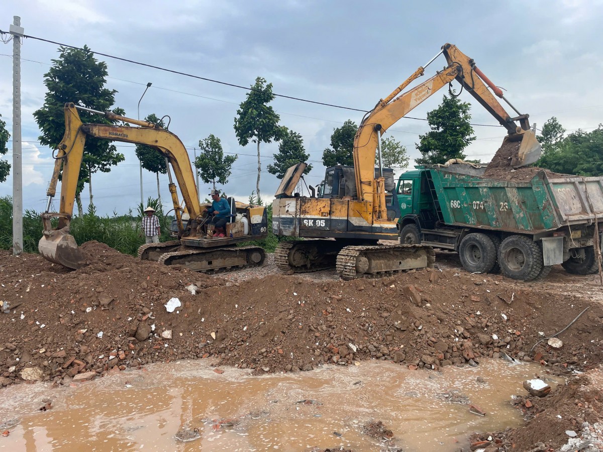 An Giang: Khởi tố vụ đổ hơn 3.800 m³ xà bần gây ô nhiễm môi trường