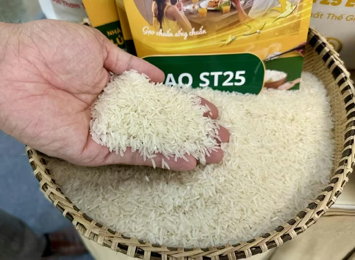 Gạo ST25 chính thức "lên kệ" siêu thị bán buôn Selgros tại Đức