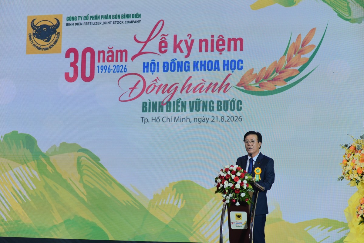 Ông Ngô Văn Đông, Tổng Giám đốc Công ty CP Phân bón Bình Điền, chia sẻ định hướng phát triển của Hội đồng Khoa học Kỹ thuật và Công ty trong giai đoạn mới, đồng thời gửi lời cảm ơn đến các thành viên Hội đồng.