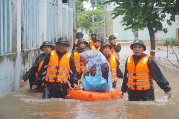Thủ tướng yêu cầu tập trung khắc phục nhanh hậu quả mưa lũ