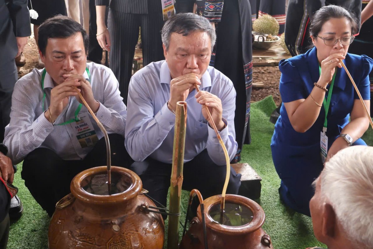 Ea Knuếc lan tỏa giá trị Lễ hội Sầu riêng Đắk Lắk kết nối văn hóa và thương mại