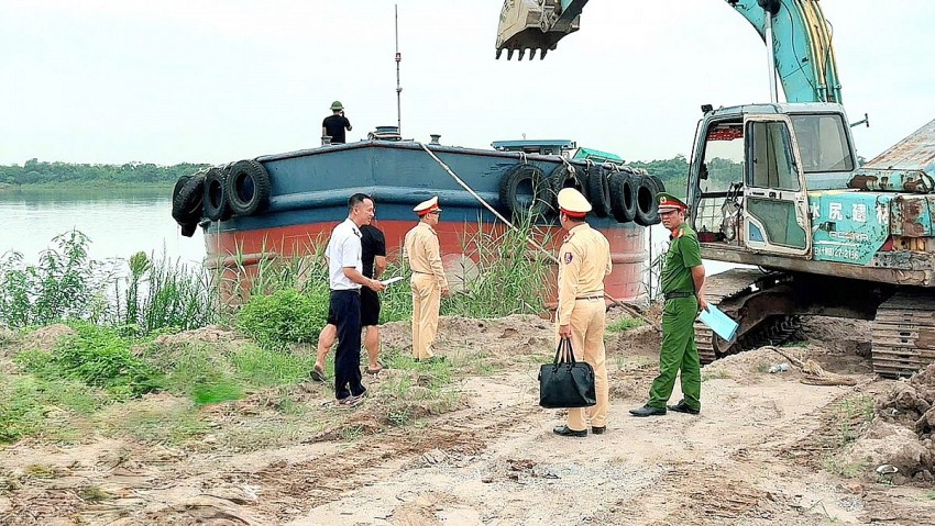 Hưng Yên: Kiểm tra các điểm xung yếu trên sông Luộc trước mùa mưa lũ
