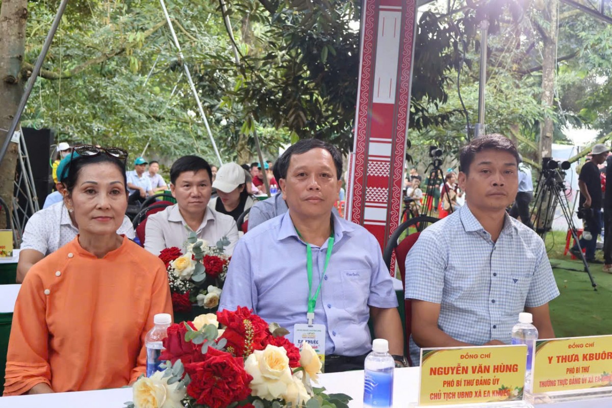 Bí thư Đảng ủy xã Ea Knuếc tham gia 