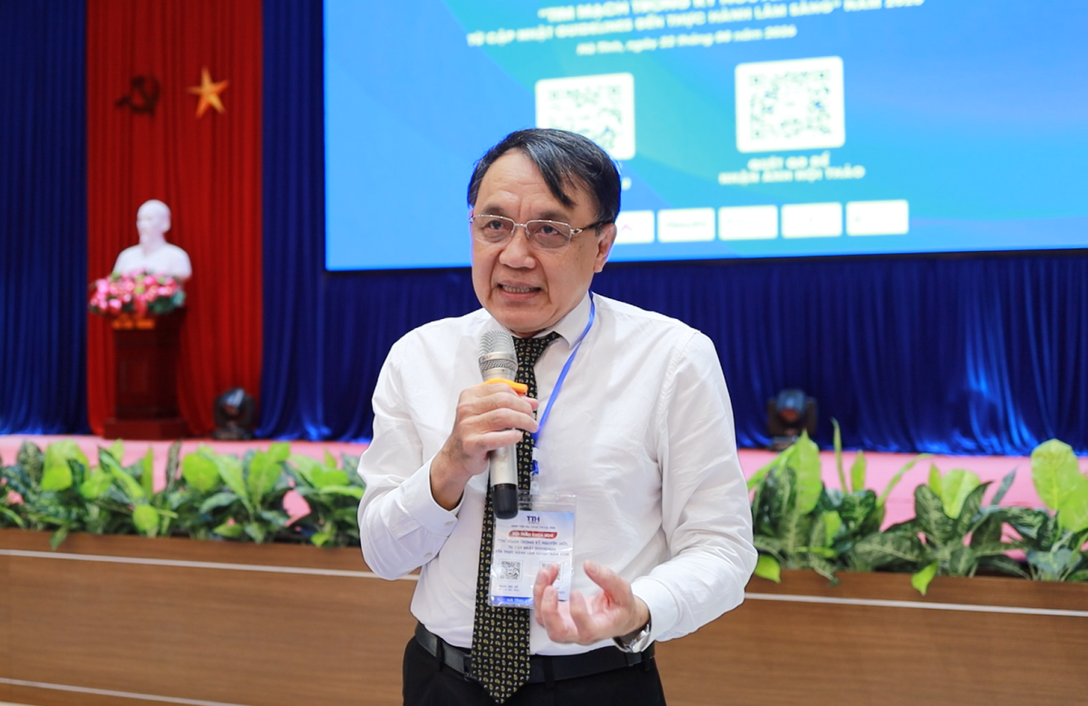 PGS.TS.BS Nguyễn Thượng Nghĩa trao đổi chuyên môn tại Hội thảo. Ảnh: Lầu Thanh