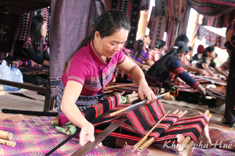 dệt Dèng